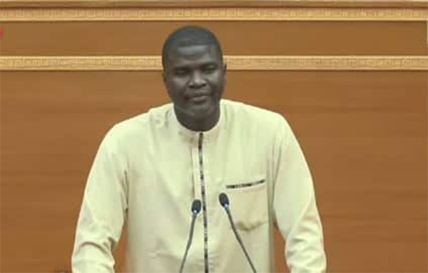 Post – Le député du parti Pastef évoque la dernière sortie de Macron : Amadou Bâ dénonce «le silence assourdissant» de l’opposition