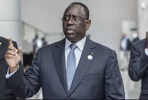 Accusé de détenir mille milliards de dollars dans un compte bancaire à l’étranger : Macky Sall porte plainte contre X à Dakar