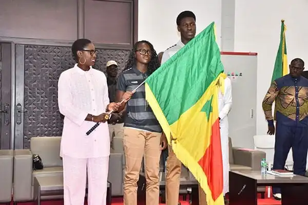 Afrobasket U18 – Cérémonie de remise du drapeau national : Lionceaux et Lioncelles dopés par la tutelle et la Fédé