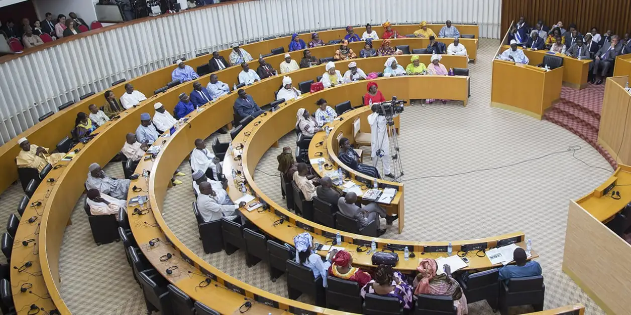 Parliamentary Committee of Inquiry: The Judge Stops the MPs