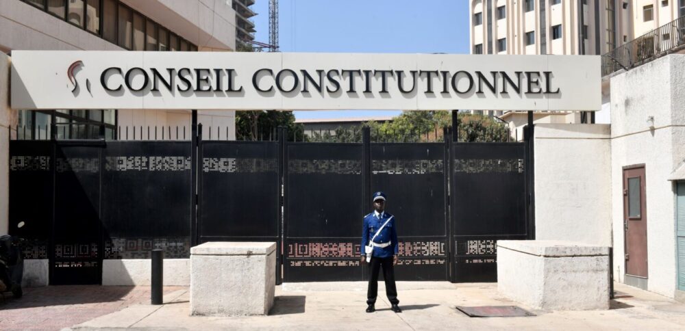 The indecent injunctions to the judges of the Constitutional Council