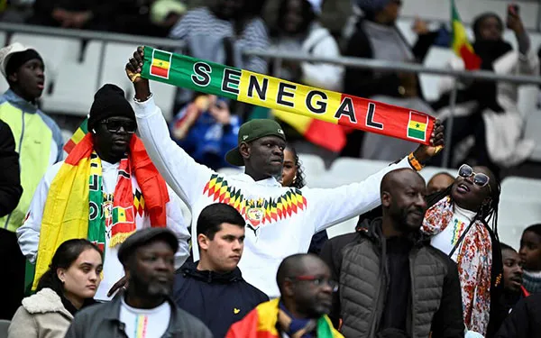 Ambiance : Le «12e Gaïndé» local met l’ambiance à l’entraînement des Lions avant la Norvège
