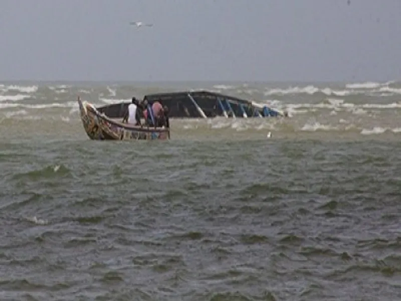 Capsized Canoe in Saint-Louis: Migrants in the breach