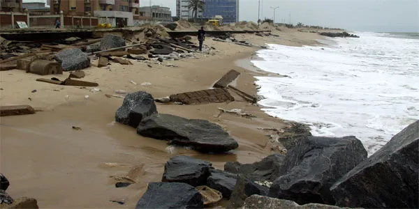 Erosion côtière : extraction frauduleuse de sable marin, inaction locale de protection des plages et propositions