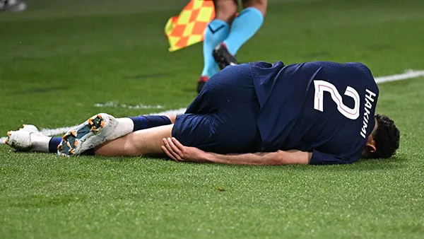 Encore blessé contre le Bayern : Hakimi inquiète Paris et le Maroc