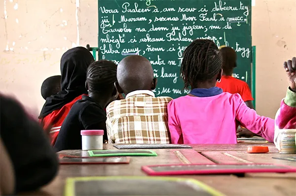 Former sans produire : la longue dérive du système éducatif sénégalais