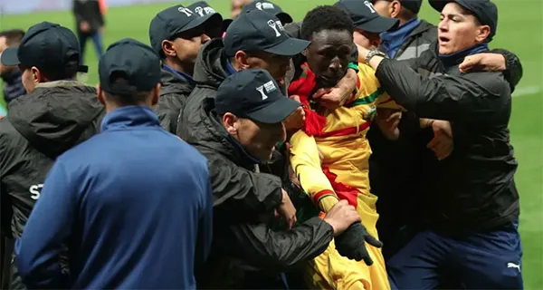 MESSAGE Après la condamnation des supporters sénégalais à Rabat : L’ambassade du Maroc à Dakar appelle ses ressortissants «à la vigilance» et «à la retenue»